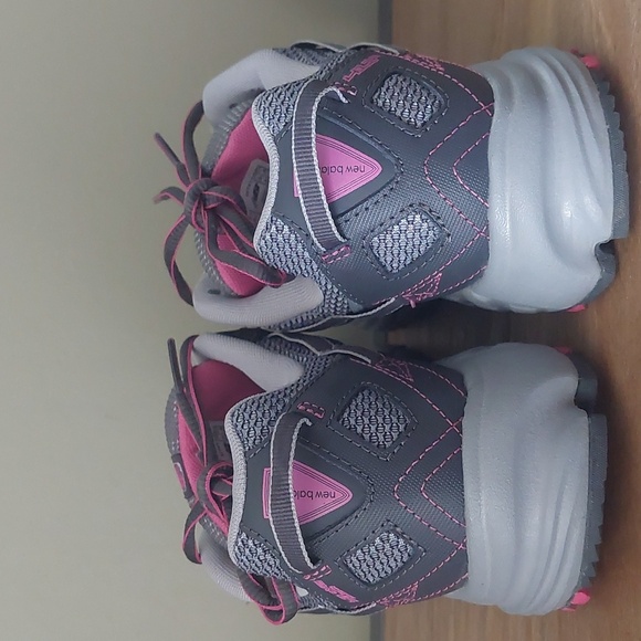 New Balance All Terrain Women’s 411 V2 “Grey Pink” Size 10 - Picture 5 of 7
